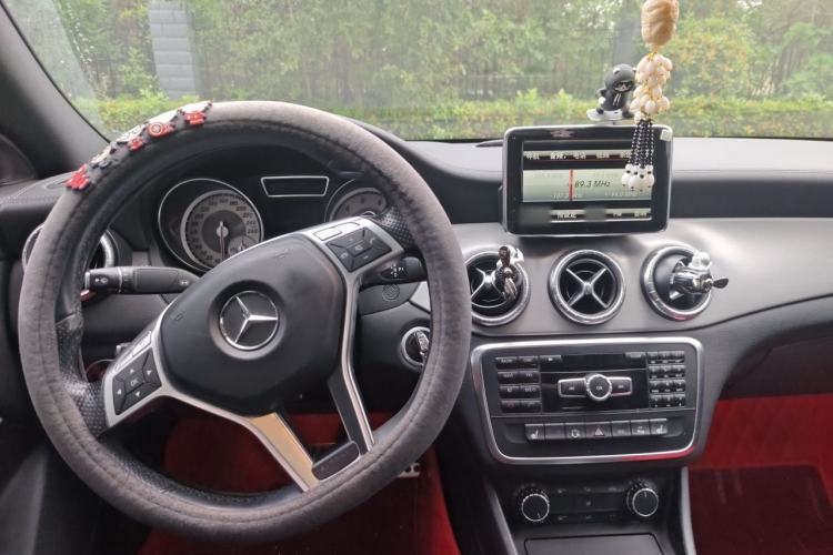 Used Mercedes-Benz CLA 2014 CLA 260 4MATIC Center Console