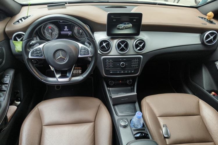Used Mercedes-Benz CLA 2014 CLA 260 4MATIC Center Console