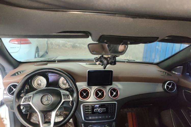 Used Mercedes-Benz CLA 2014 CLA 260 4MATIC Center Console