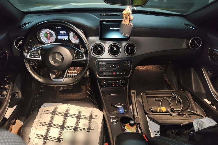 Used Mercedes-Benz CLA 2014 CLA 260 4MATIC Center Console