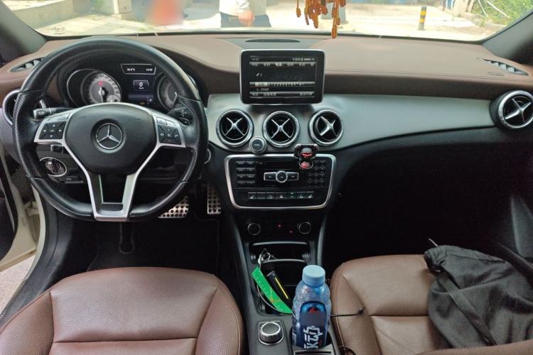 Used Mercedes-Benz CLA 2014 CLA 260 4MATIC Center Console