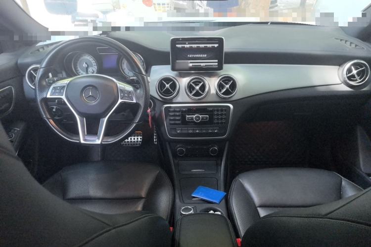 Used Mercedes-Benz CLA 2014 CLA 260 4MATIC Center Console