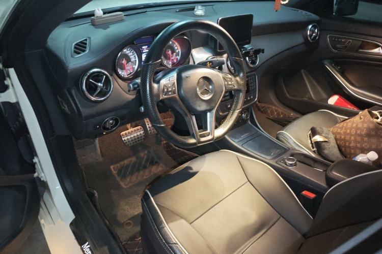 Used Mercedes-Benz CLA 2014 CLA 260 4MATIC Center Console