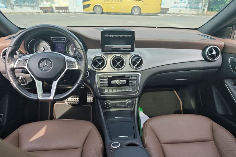 Used Mercedes-Benz CLA 2014 CLA 260 4MATIC Center Console