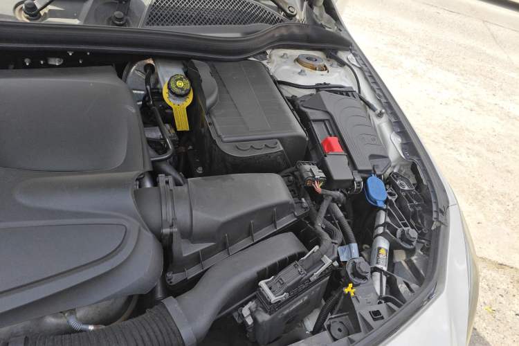 Used Mercedes-Benz CLA 2014 CLA 260 4MATIC Engine Bay Left