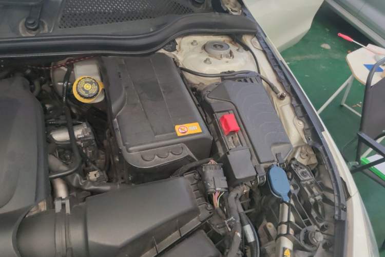 Used Mercedes-Benz CLA 2014 CLA 260 4MATIC Engine Bay Left