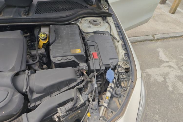 Used Mercedes-Benz CLA 2014 CLA 260 4MATIC Engine Bay Left