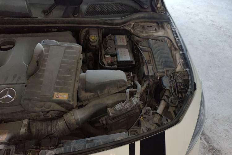 Used Mercedes-Benz CLA 2014 CLA 260 4MATIC Engine Bay Left