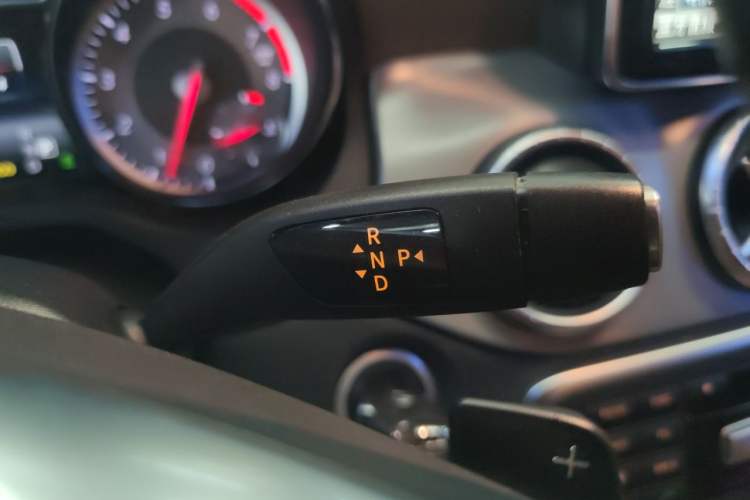 Used Mercedes-Benz CLA 2014 CLA 260 4MATIC Gear Lever