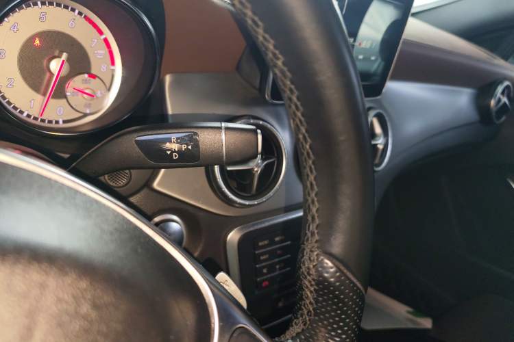 Used Mercedes-Benz CLA 2014 CLA 260 4MATIC Gear Lever