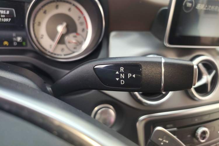 Used Mercedes-Benz CLA 2014 CLA 260 4MATIC Gear Lever