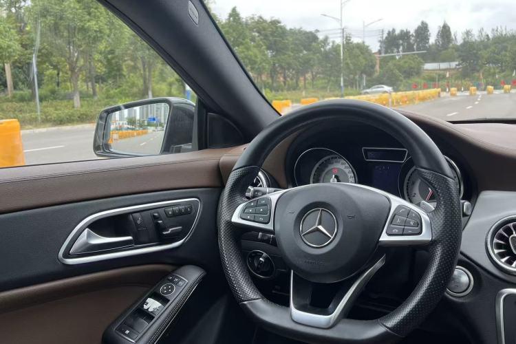 Used Mercedes-Benz CLA 2014 CLA 260 4MATIC Interior 1