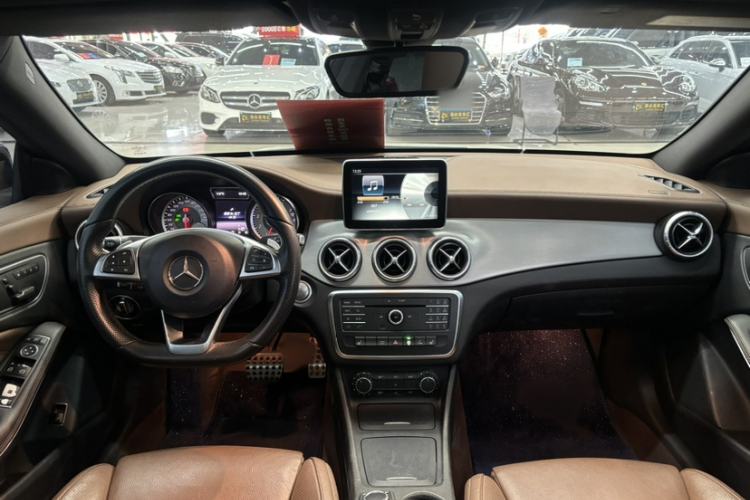 Used Mercedes-Benz CLA 2014 CLA 260 4MATIC Interior 2