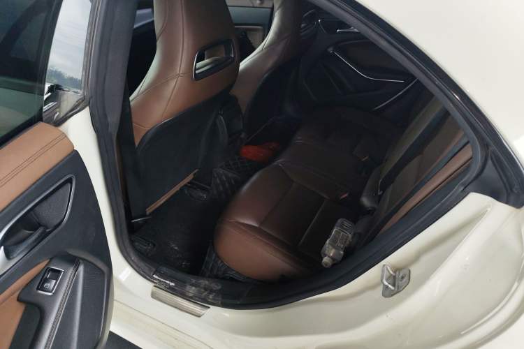 Used Mercedes-Benz CLA 2014 CLA 260 4MATIC Interior 4