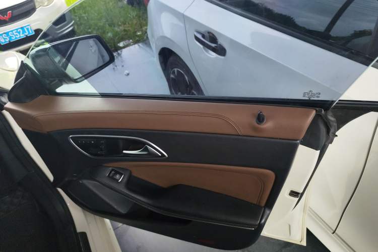 Used Mercedes-Benz CLA 2014 CLA 260 4MATIC Interior 5