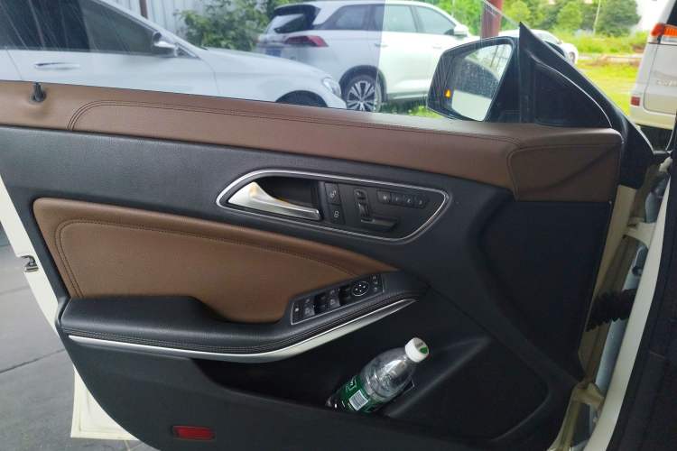 Used Mercedes-Benz CLA 2014 CLA 260 4MATIC Interior 7