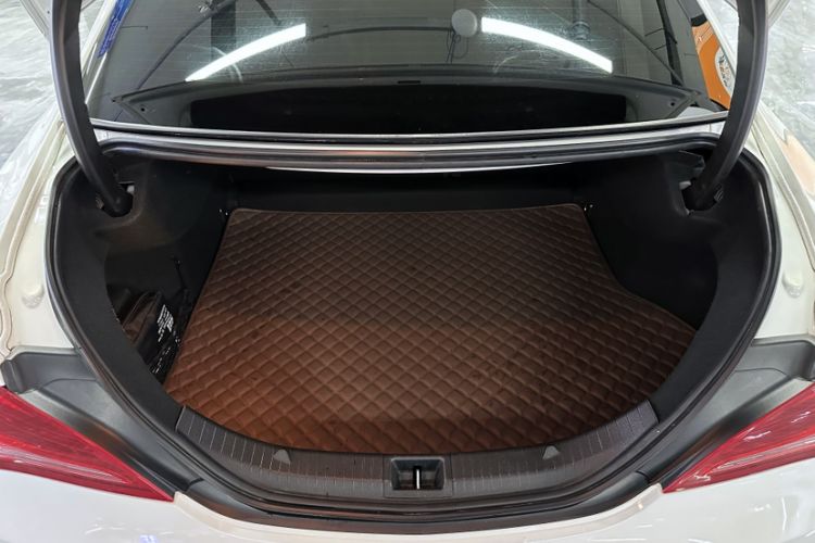 Used Mercedes-Benz CLA 2014 CLA 260 4MATIC Interior 9