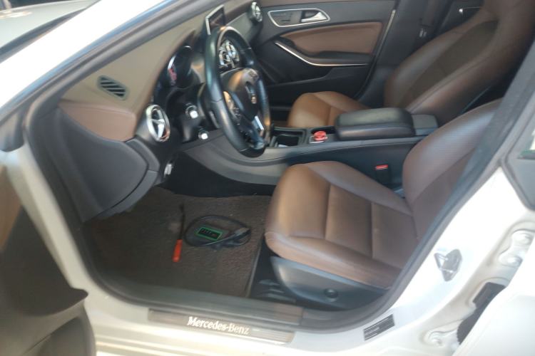 Used Mercedes-Benz CLA 2014 CLA 260 4MATIC Left Front Seat