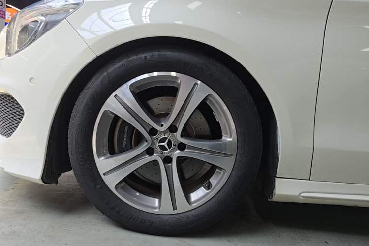 Used Mercedes-Benz CLA 2014 CLA 260 4MATIC Left Front Wheel Hub