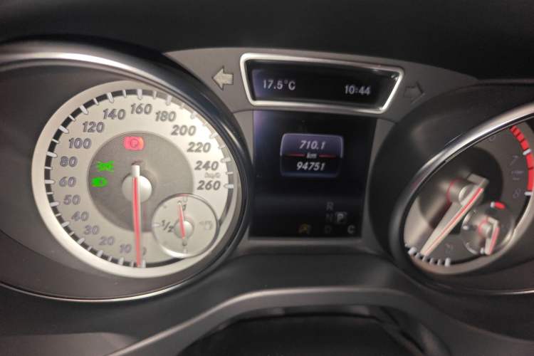 Used Mercedes-Benz CLA 2014 CLA 260 4MATIC Odometer Close Up