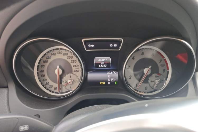 Used Mercedes-Benz CLA 2014 CLA 260 4MATIC Odometer Close Up