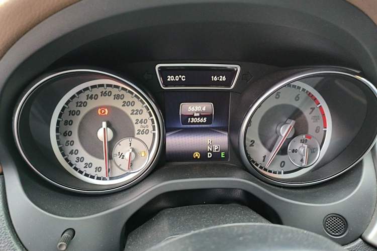 Used Mercedes-Benz CLA 2014 CLA 260 4MATIC Odometer Close Up