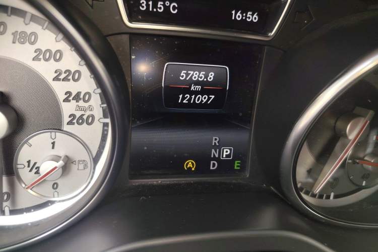 Used Mercedes-Benz CLA 2014 CLA 260 4MATIC Odometer Close Up
