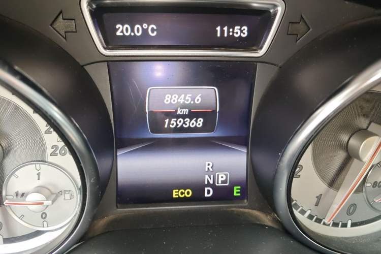 Used Mercedes-Benz CLA 2014 CLA 260 4MATIC Odometer Close Up