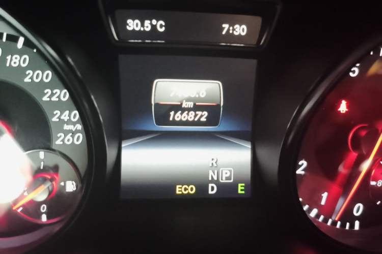 Used Mercedes-Benz CLA 2014 CLA 260 4MATIC Odometer Close Up