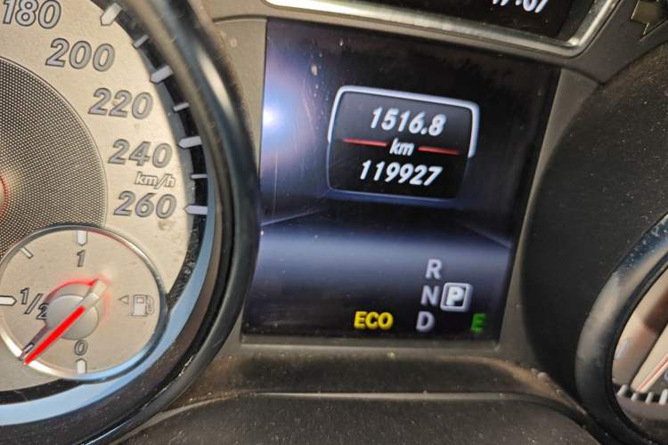 Used Mercedes-Benz CLA 2014 CLA 260 4MATIC Odometer Close Up