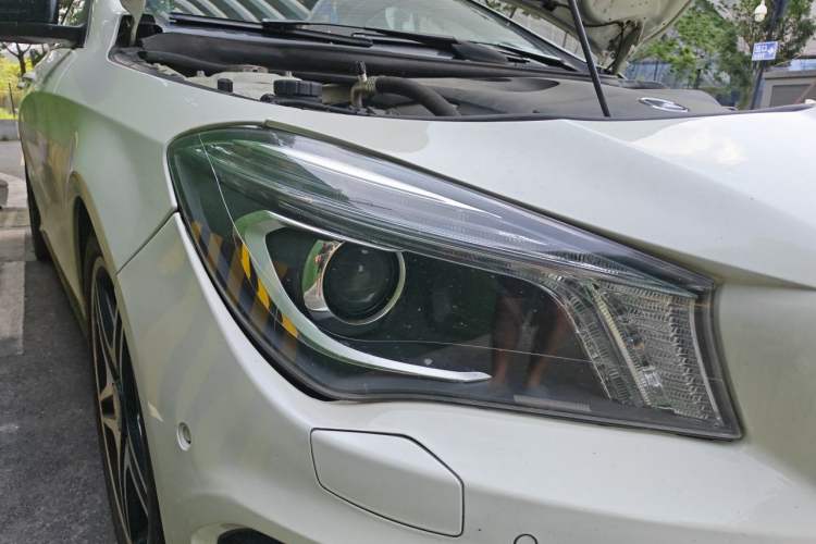Used Mercedes-Benz CLA 2014 CLA 260 4MATIC Right Front Headlight