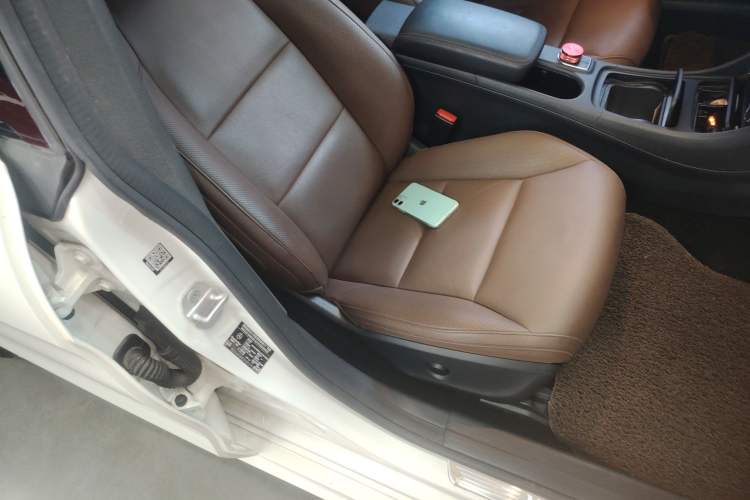 Used Mercedes-Benz CLA 2014 CLA 260 4MATIC Right Front Seat