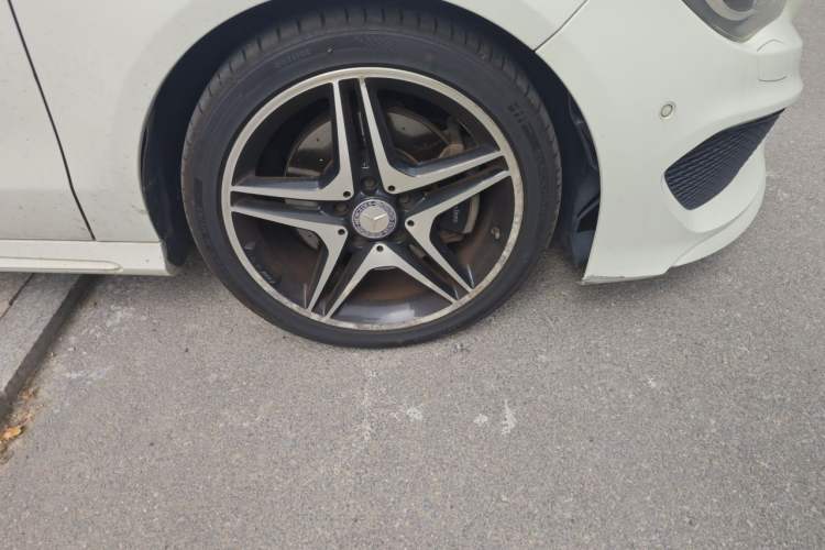 Used Mercedes-Benz CLA 2014 CLA 260 4MATIC Right Front Wheel Hub