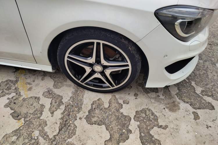 Used Mercedes-Benz CLA 2014 CLA 260 4MATIC Right Front Wheel Hub
