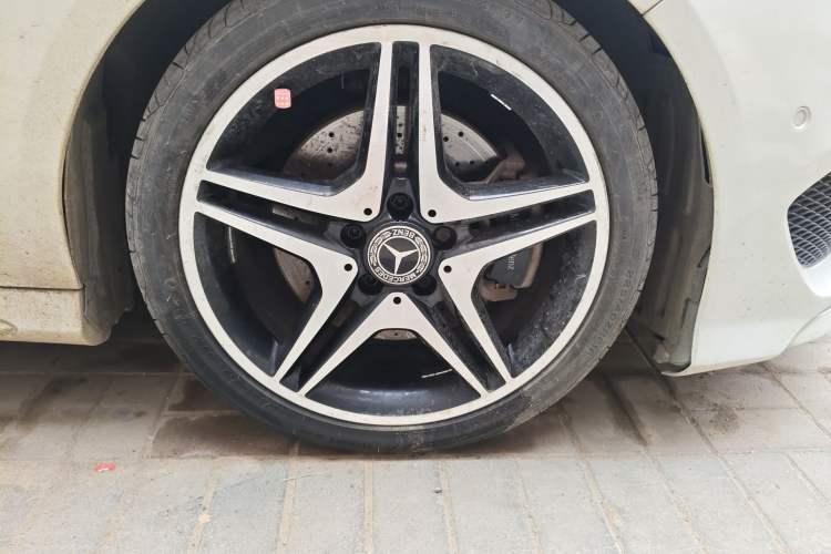 Used Mercedes-Benz CLA 2014 CLA 260 4MATIC Right Front Wheel Hub