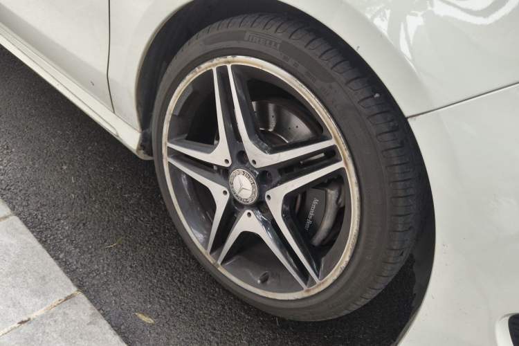 Used Mercedes-Benz CLA 2014 CLA 260 4MATIC Right Front Wheel Hub