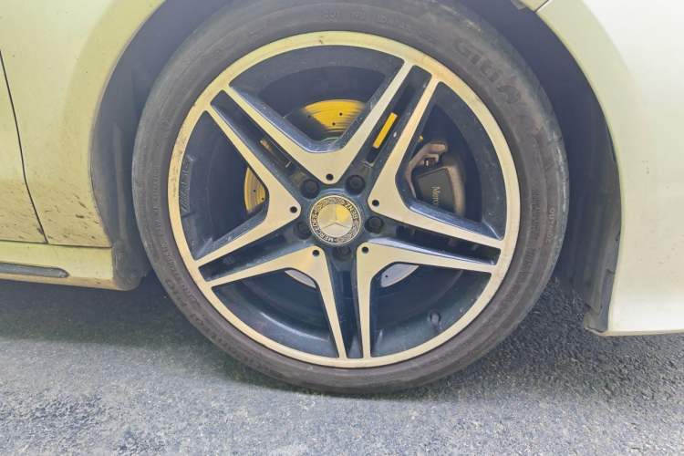 Used Mercedes-Benz CLA 2014 CLA 260 4MATIC Right Front Wheel Hub