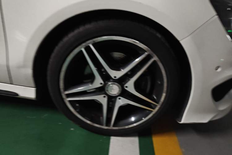 Used Mercedes-Benz CLA 2014 CLA 260 4MATIC Right Front Wheel Hub