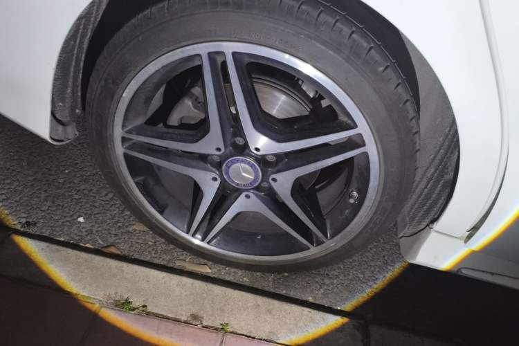 Used Mercedes-Benz CLA 2014 CLA 260 4MATIC Right Front Wheel Hub