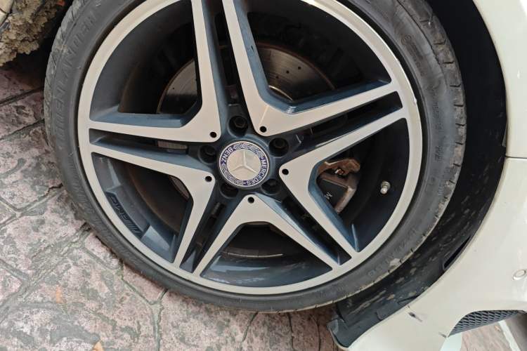 Used Mercedes-Benz CLA 2014 CLA 260 4MATIC Right Front Wheel Hub