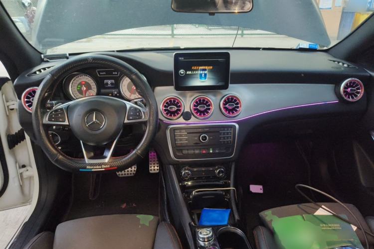 Used Mercedes-Benz CLA 2015 CLA 220 4MATIC Center Console