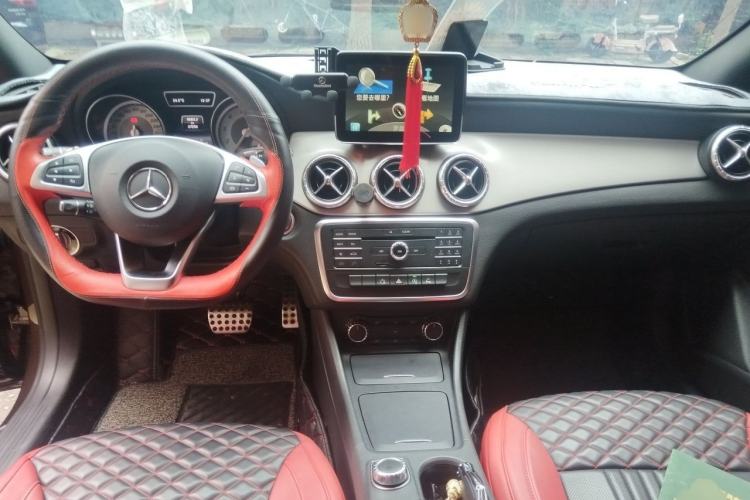 Used Mercedes-Benz CLA 2015 CLA 220 4MATIC Center Console
