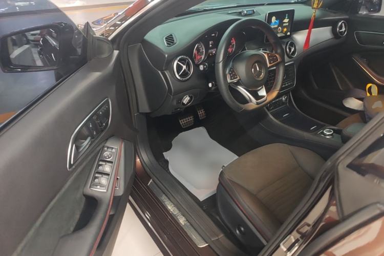Used Mercedes-Benz CLA 2015 CLA 220 4MATIC Driver Seat