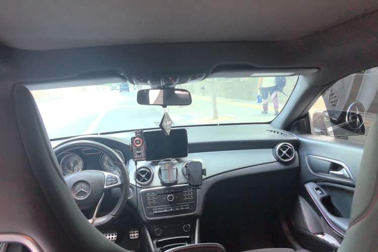 Used Mercedes-Benz CLA 2015 CLA 220 4MATIC Headliner