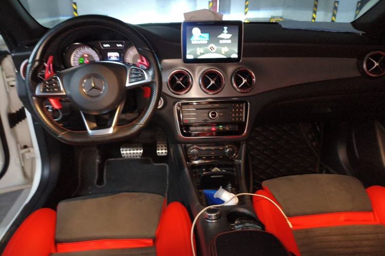 Used Mercedes-Benz CLA 2015 CLA 220 4MATIC Center Console