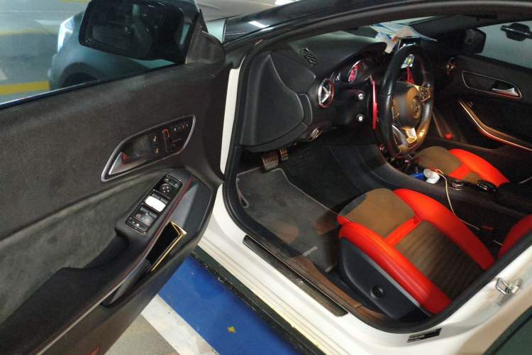 Used Mercedes-Benz CLA 2015 CLA 220 4MATIC Driver Seat