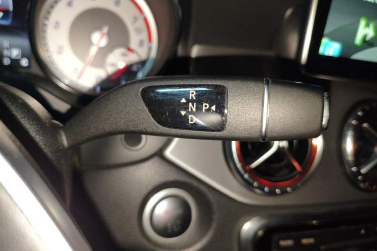Used Mercedes-Benz CLA 2015 CLA 220 4MATIC Gear Lever