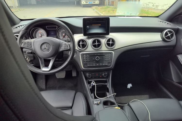 Used Mercedes-Benz CLA 2015 CLA 200 Center Console