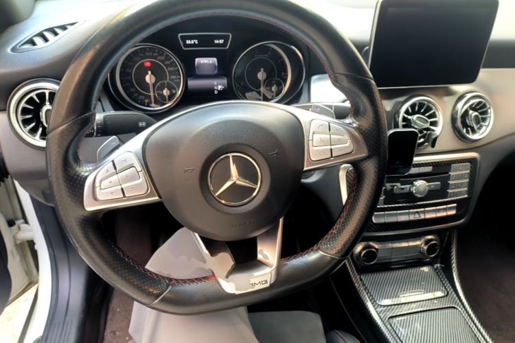 Used Mercedes-Benz CLA 2015 CLA 220 4MATIC Center Console