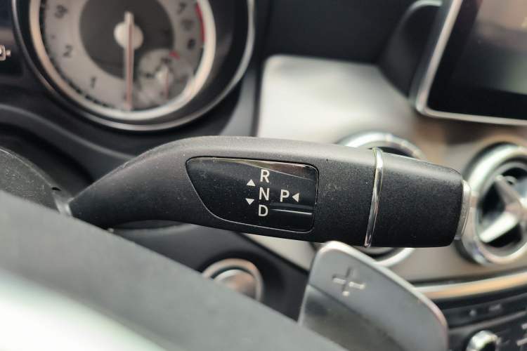 Used Mercedes-Benz CLA 2015 CLA 220 4MATIC Gear Lever